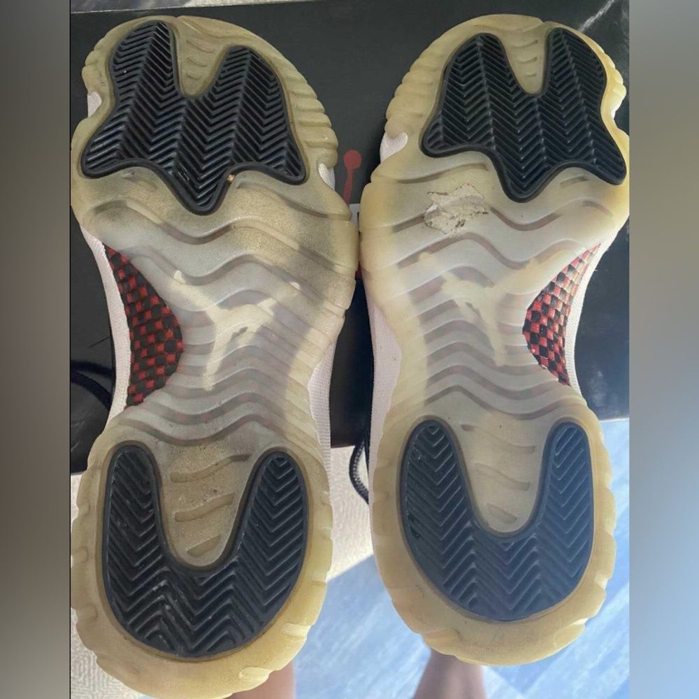 Air Jordan 11 Low Black White Mens Sneakers Retro Patent Leather Size 7 - Picture 2 of 5